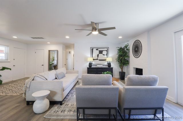 1716 S 1st Street, Broken Arrow, OK 74012