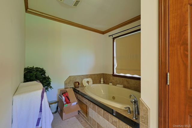 70 Mulberry Lane, Milton, NY 12547