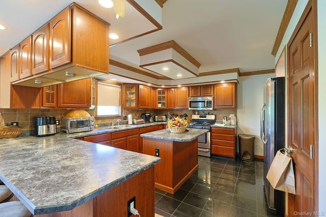70 Mulberry Lane, Milton, NY 12547