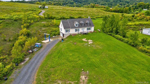 70 Mulberry Lane, Milton, NY 12547