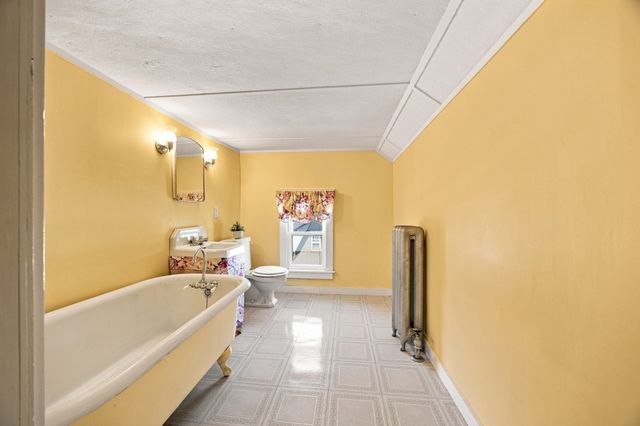 45 Ohio Ave, West Springfield, MA 01089