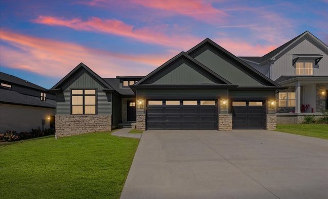 704 Isabella Drive, Mahomet, IL 61853