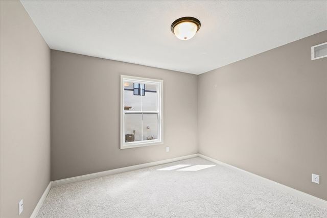 704 Isabella Drive, Mahomet, IL 61853