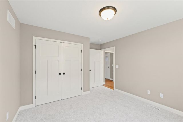 704 Isabella Drive, Mahomet, IL 61853