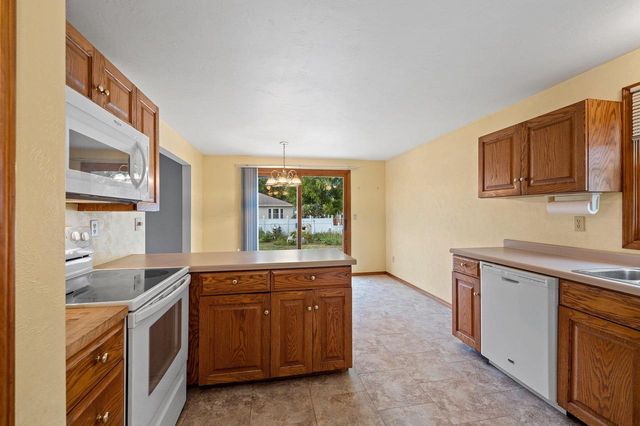 1043 COPPENS ROAD, Green Bay, WI 54303