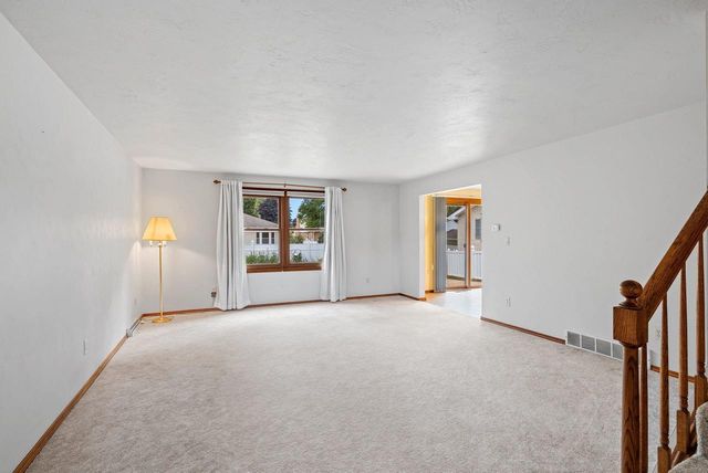 1043 COPPENS ROAD, Green Bay, WI 54303
