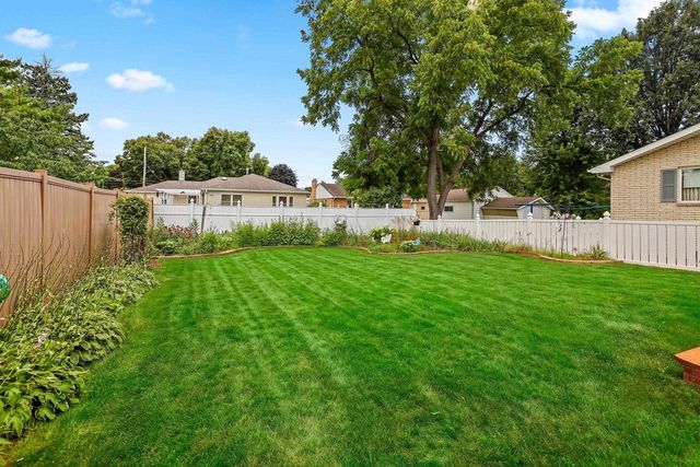 1043 COPPENS ROAD, Green Bay, WI 54303