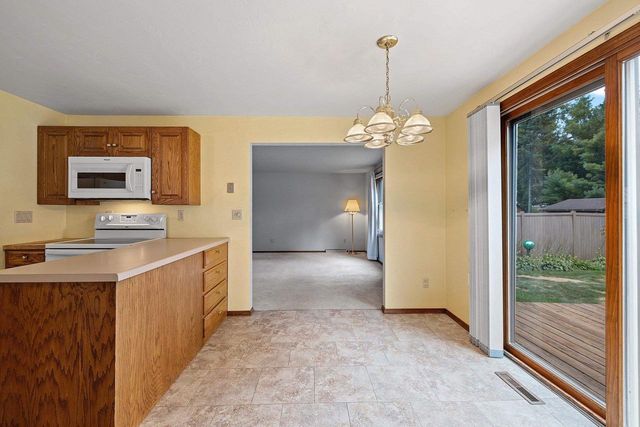 1043 COPPENS ROAD, Green Bay, WI 54303