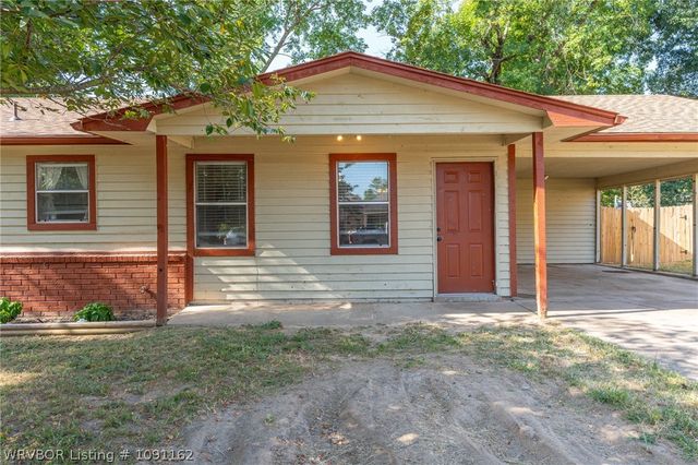 2908 Madeline Drive, Van Buren, AR 72956