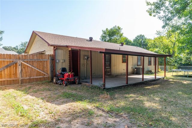 2908 Madeline Drive, Van Buren, AR 72956