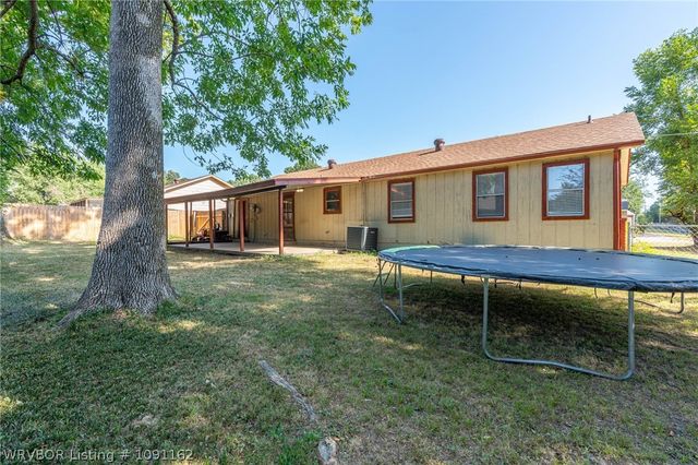 2908 Madeline Drive, Van Buren, AR 72956
