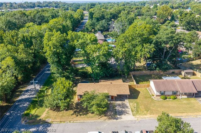 2908 Madeline Drive, Van Buren, AR 72956
