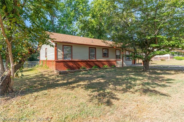 2908 Madeline Drive, Van Buren, AR 72956