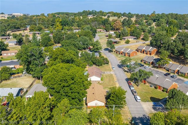 2908 Madeline Drive, Van Buren, AR 72956
