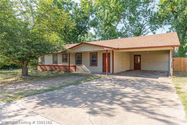 2908 Madeline Drive, Van Buren, AR 72956