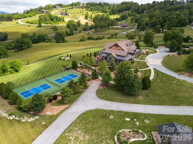 189 Dancing Bear Drive, Hendersonville, NC 28792