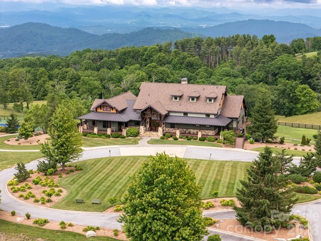 189 Dancing Bear Drive, Hendersonville, NC 28792