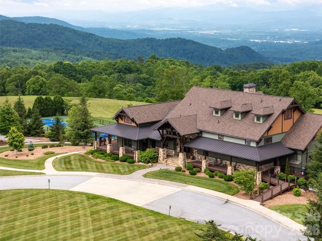 189 Dancing Bear Drive, Hendersonville, NC 28792