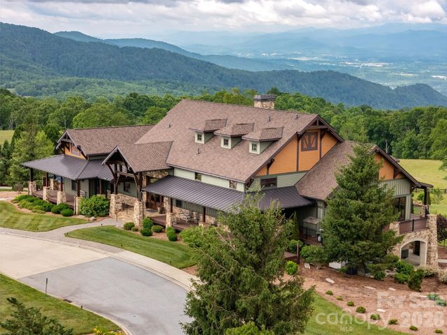 189 Dancing Bear Drive, Hendersonville, NC 28792