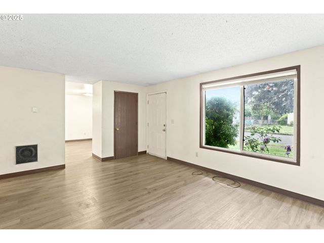 9208 Ne 27TH St, Vancouver, WA 98662
