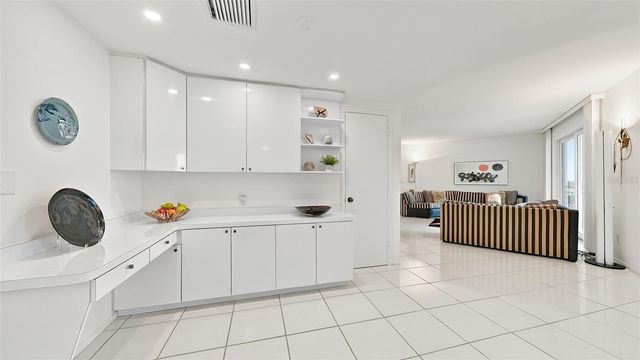 2525 GULF OF MEXICO DRIVE 7B, Longboat Key, FL 34228