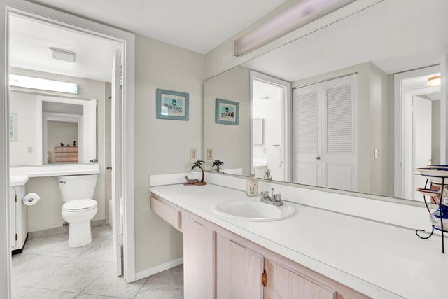 221 Pine Hov Circle B-2, Greenacres, FL 33463