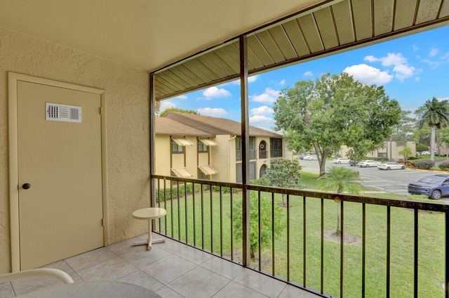 221 Pine Hov Circle B-2, Greenacres, FL 33463