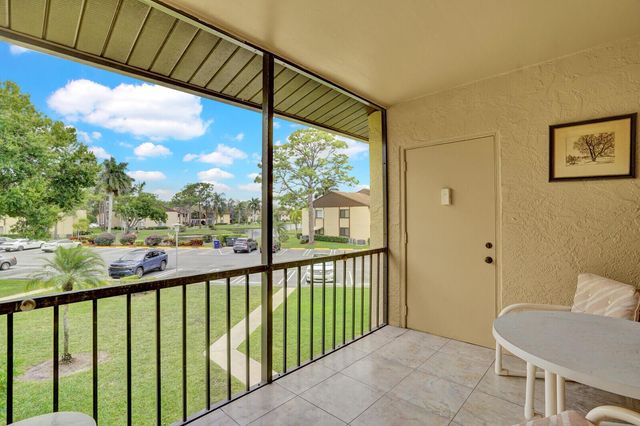 221 Pine Hov Circle B-2, Greenacres, FL 33463