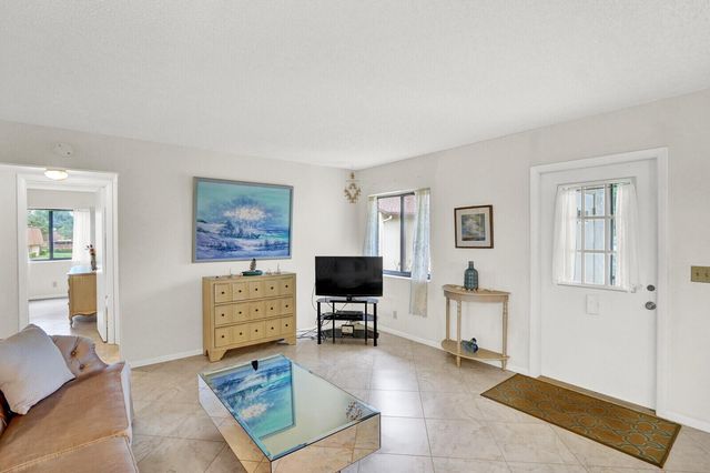 221 Pine Hov Circle B-2, Greenacres, FL 33463