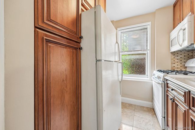 632 Palmer Road 6F, Yonkers, NY 10701
