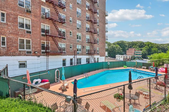 632 Palmer Road 6F, Yonkers, NY 10701