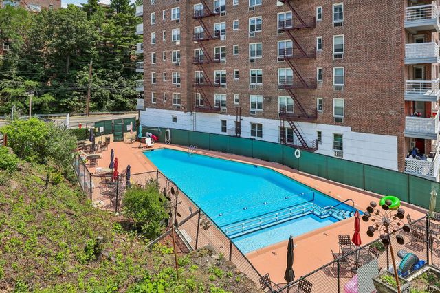 632 Palmer Road 6F, Yonkers, NY 10701