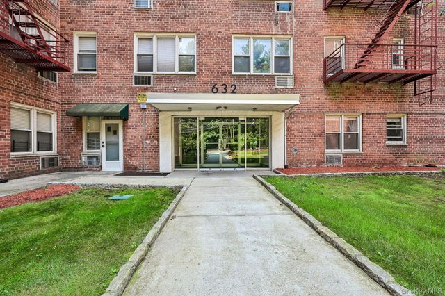 632 Palmer Road 6F, Yonkers, NY 10701