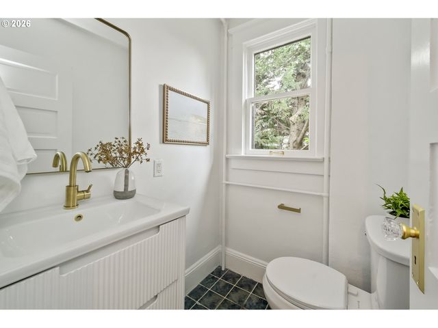 4616 Se BOISE St, Portland, OR 97206