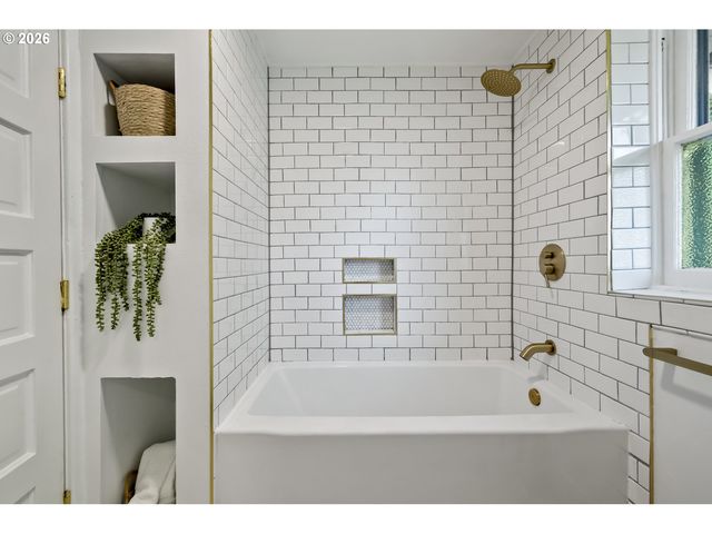 4616 Se BOISE St, Portland, OR 97206