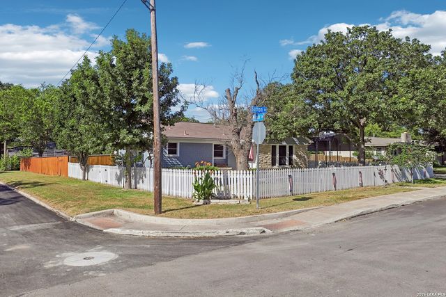 202 SUTTON DR, San Antonio, TX 78228