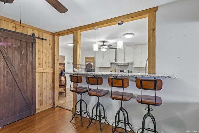 202 SUTTON DR, San Antonio, TX 78228
