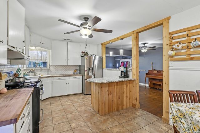 202 SUTTON DR, San Antonio, TX 78228