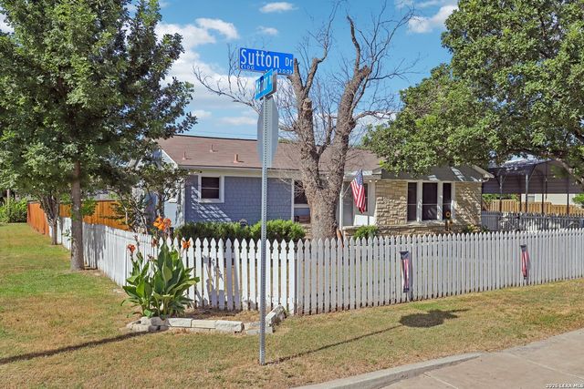 202 SUTTON DR, San Antonio, TX 78228
