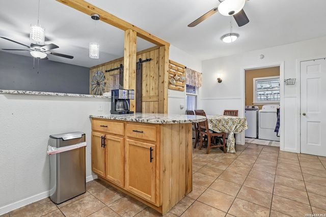 202 SUTTON DR, San Antonio, TX 78228