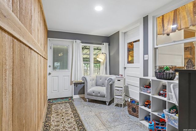 202 SUTTON DR, San Antonio, TX 78228