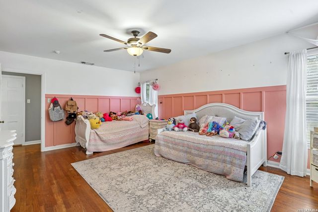 202 SUTTON DR, San Antonio, TX 78228