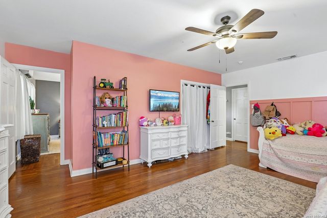 202 SUTTON DR, San Antonio, TX 78228