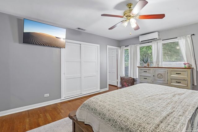 202 SUTTON DR, San Antonio, TX 78228