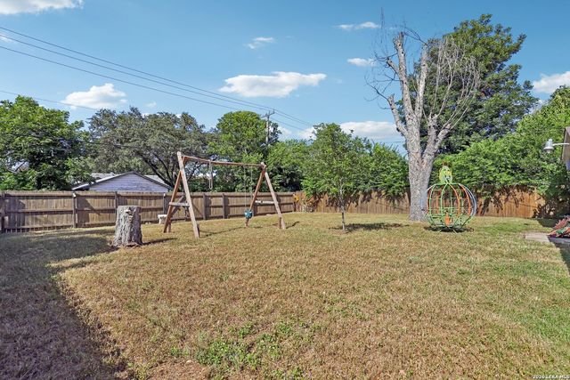 202 SUTTON DR, San Antonio, TX 78228