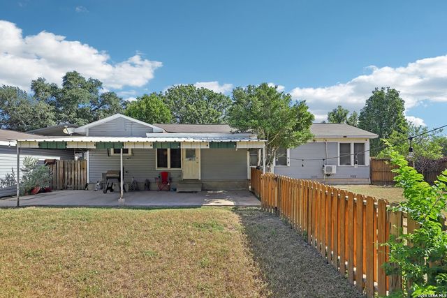 202 SUTTON DR, San Antonio, TX 78228
