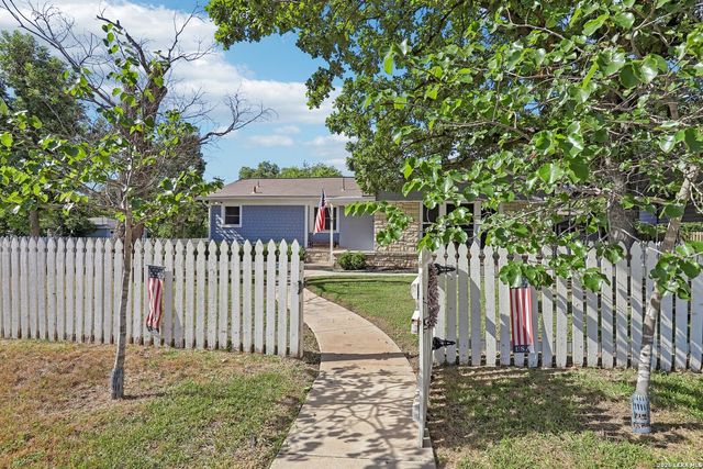 202 SUTTON DR, San Antonio, TX 78228