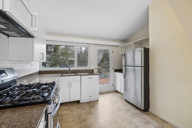 9 Peacock Farm Road, Lexington, MA 02421