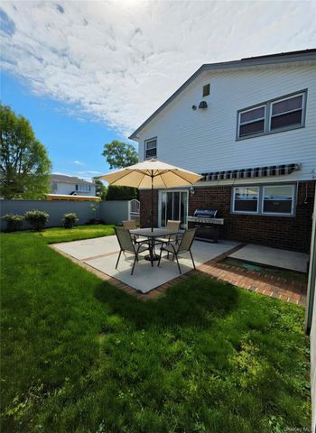 90-17 165th Avenue, Howard Beach, NY 11414