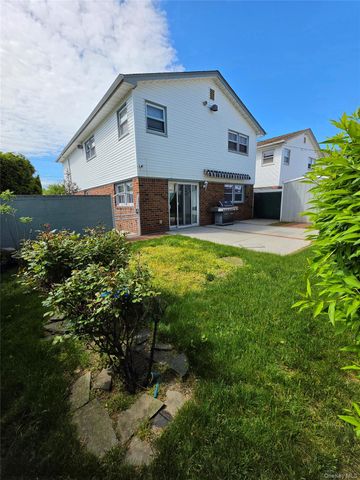 90-17 165th Avenue, Howard Beach, NY 11414
